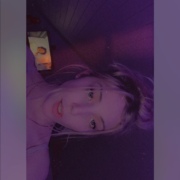 Meet your Posher, Isabelle - Picture 1 of 1